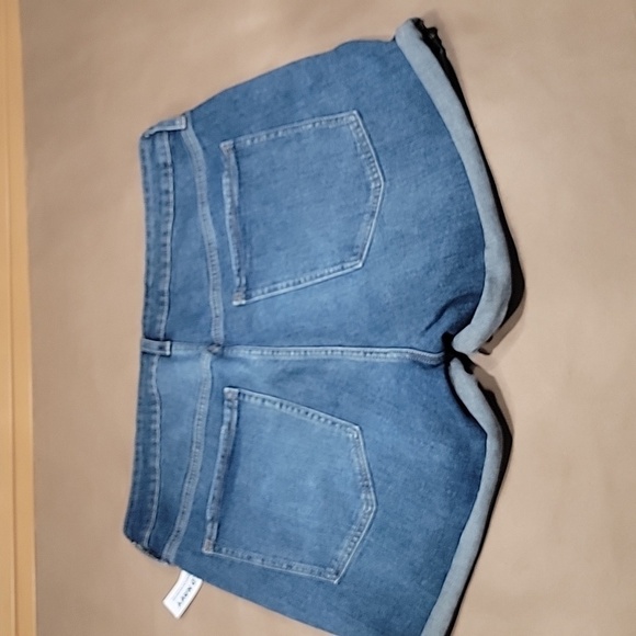 Old Navy Size 18 O.G. Straight High Rise Cuffed Denim Jean Shorts, NEW with Tag - Picture 2 of 11